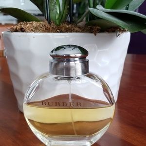 Burberry Women's Parfums!